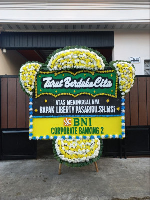 Papan Bunga Duka di Samudera