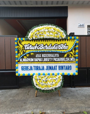 Papan Bunga Duka di Samudera